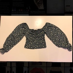 Navy floral puff sleeve top